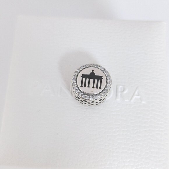 Pandora Berlin Bear Travel Vacation Charm Bead S925 Silver with box - Picture 2 of 7